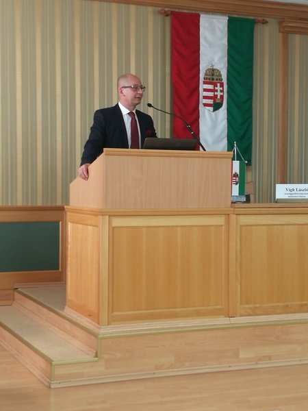 kép
