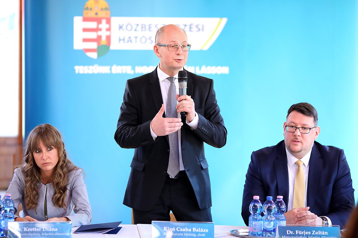 KH kerekasztal_0298.JPG
