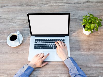 laptop-2443734_1920.jpg